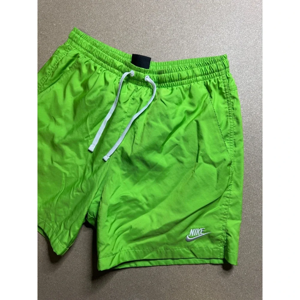 Nike Mens Swim Trunks Shorts Green White Logo Elastic‎ Waist Lined Casual